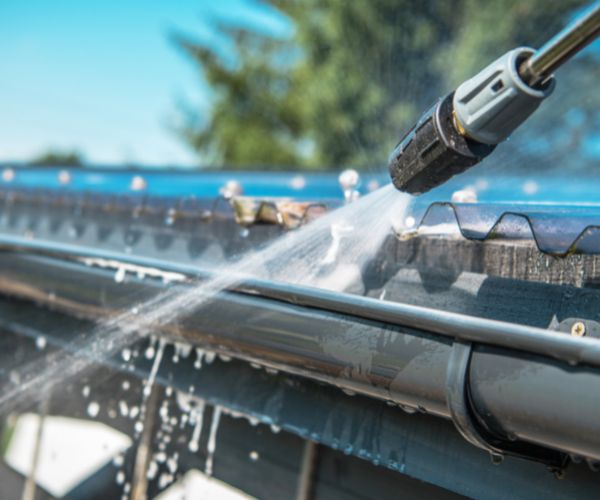 Expert Gutter Cleaning